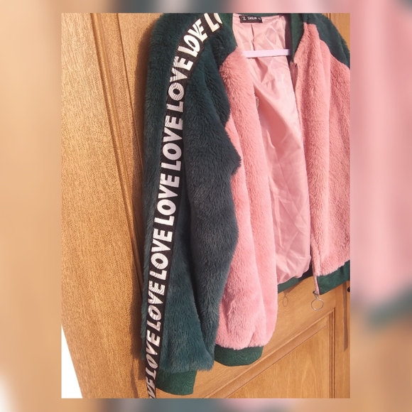 💋SHEIN.. Soft Plush LOVE Bomber Jacket💋 - Picture 2 of 3